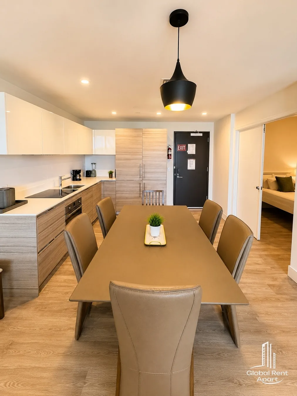 Spacious Hollywood Beach Apartment for 4/5, views photo 4