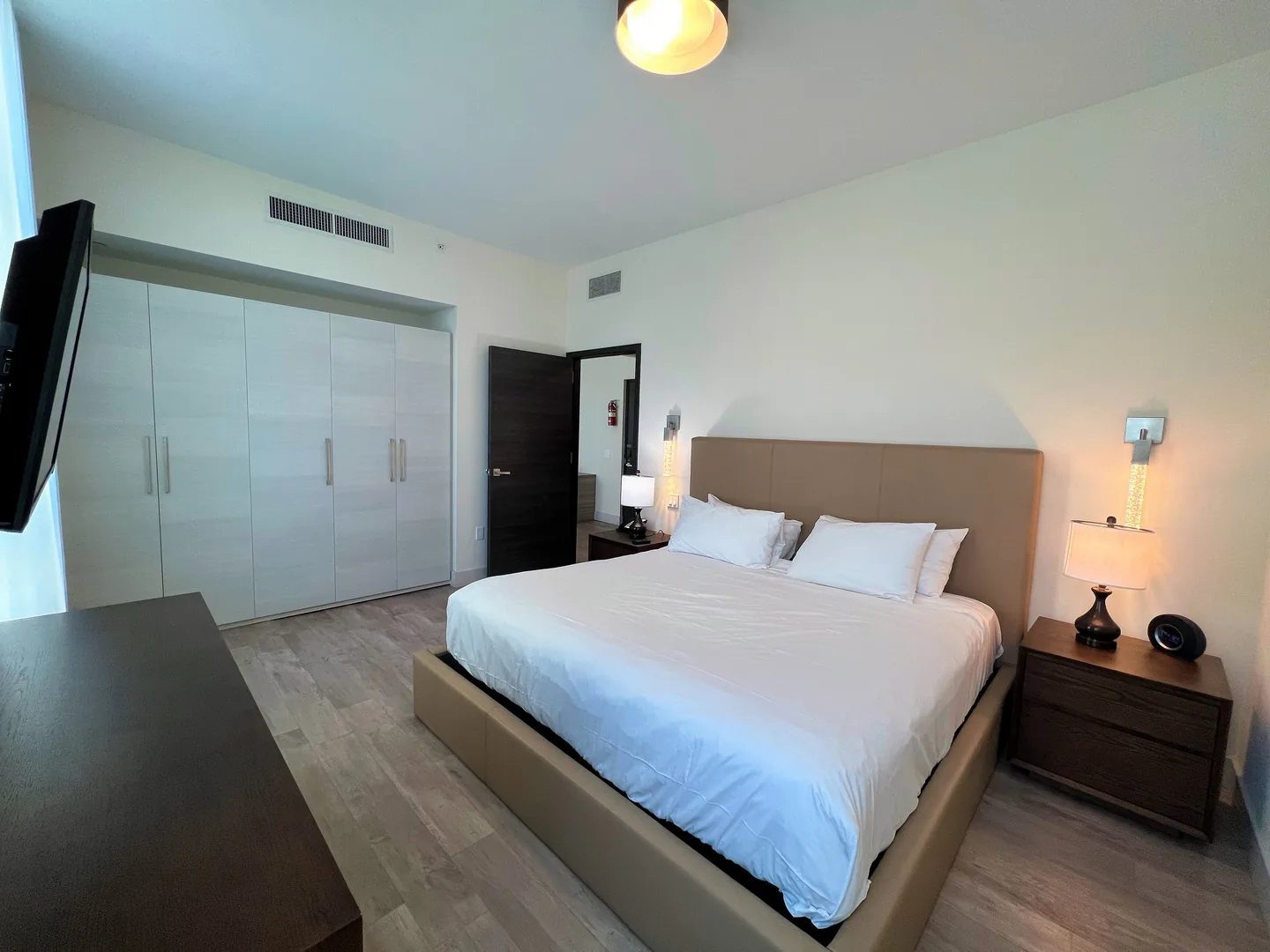 Luxe Costa Hollywood: 1BR, Sleeps 4. Rooftop Pool photo 10