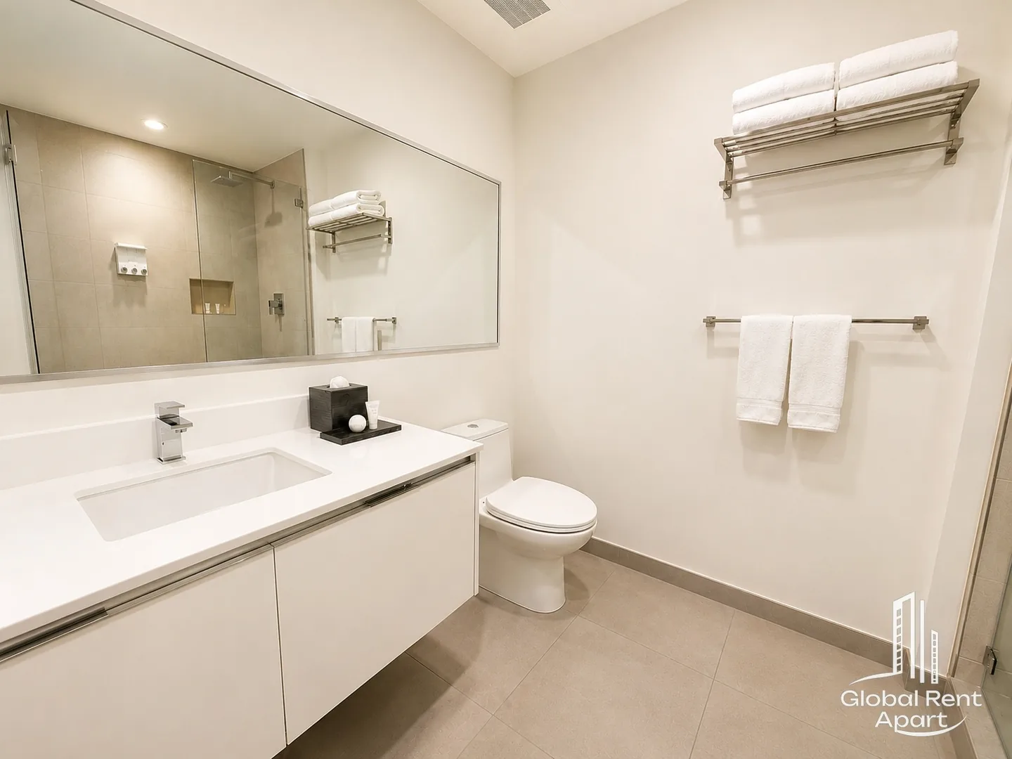 Oceanfront Stylish Studio with Rooftop Pool photo 6