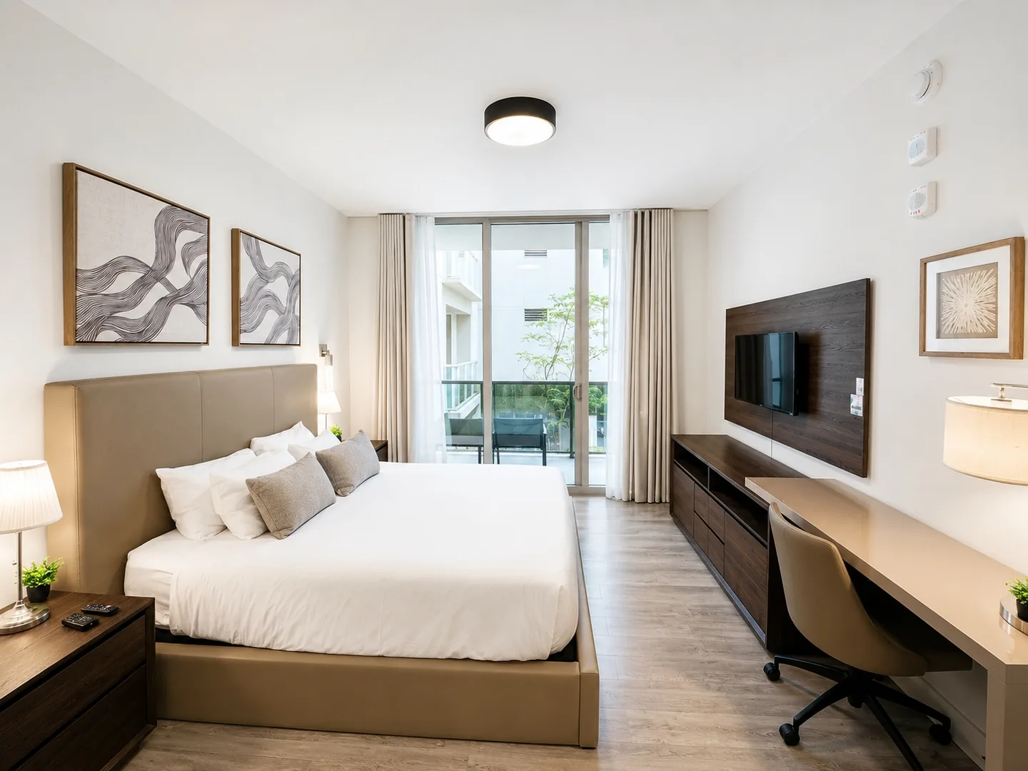 Oceanfront Stylish Studio with Rooftop Pool photo 1