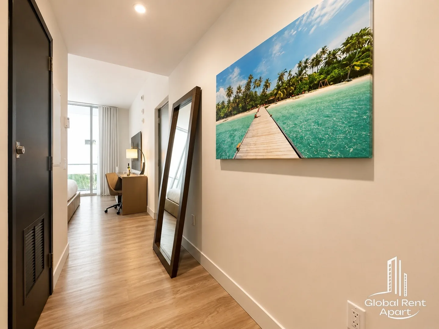 Oceanfront Stylish Studio with Rooftop Pool photo 11