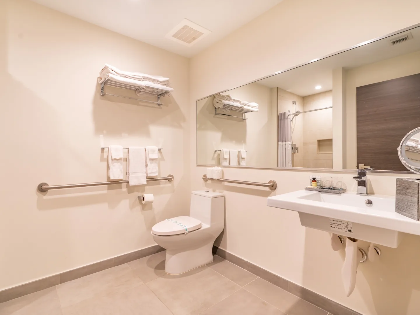 Special Apartment 6 pax with den beachfront photo 6