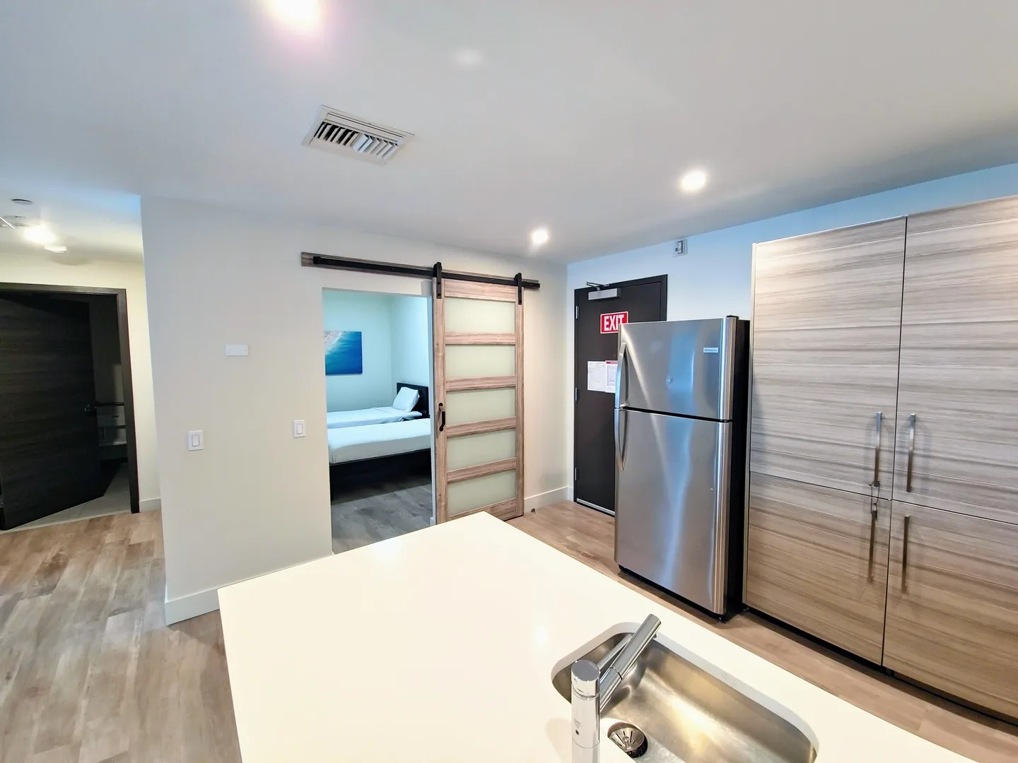 Special Apartment 6 pax with den beachfront photo 8