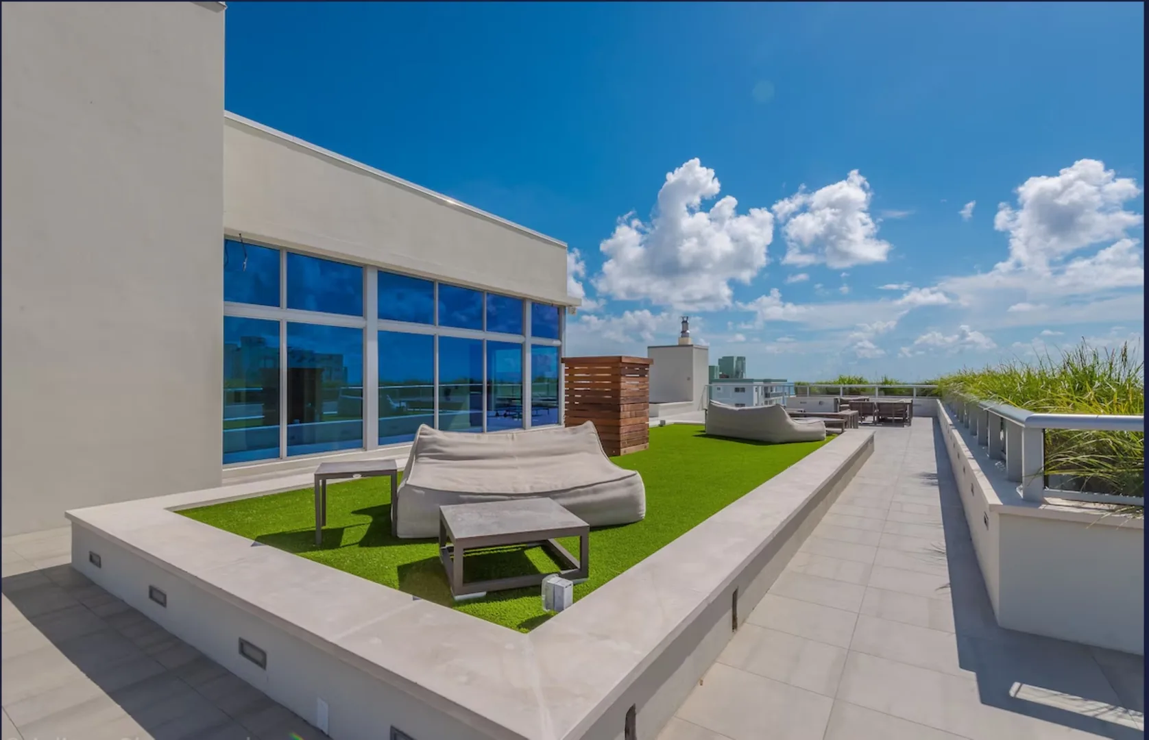 Special Apartment 6 pax with den beachfront photo 12