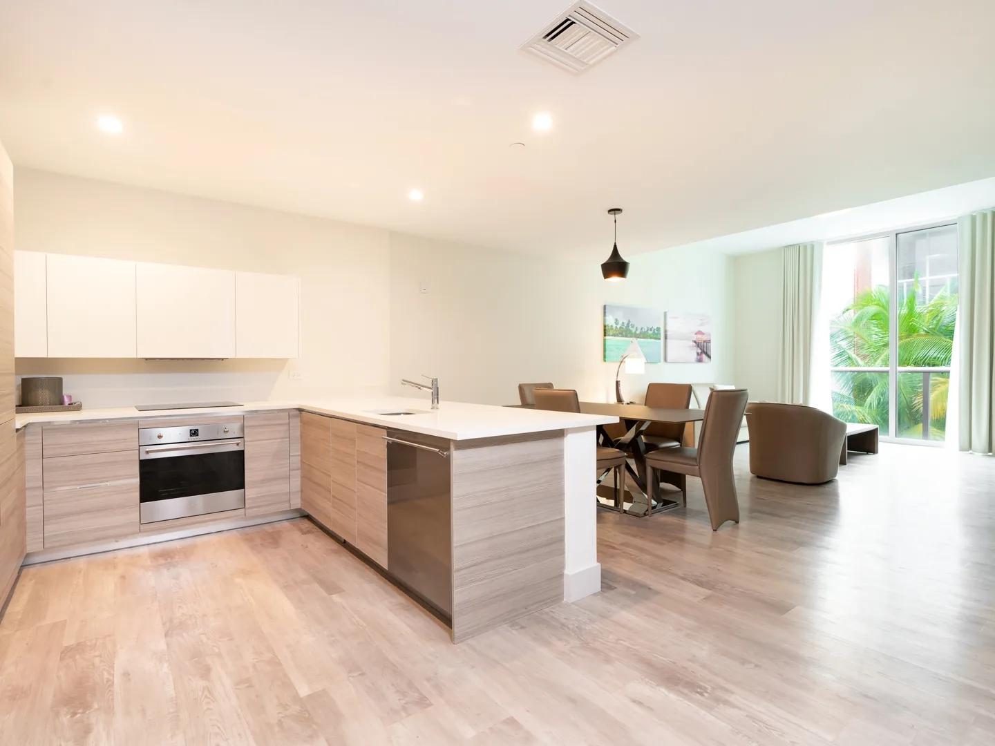 Special Apartment 6 pax with den beachfront photo 2