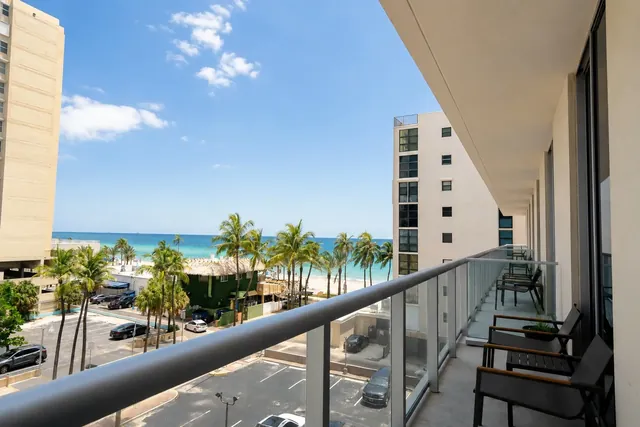 Spectacular Beachfront. 1Br. W/Partial Ocean View. photo 3