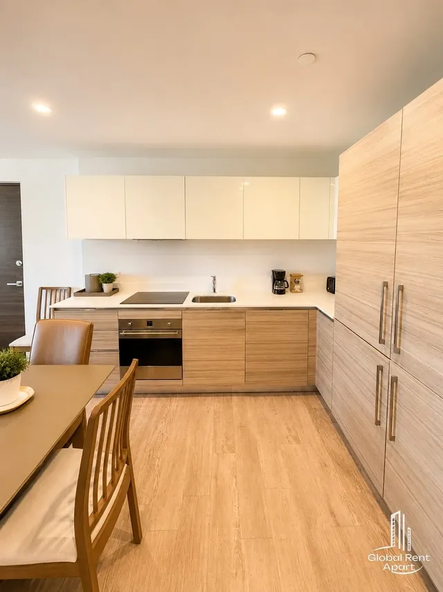 Spacious Hollywood Beach Apartment for 4/5, views photo 12