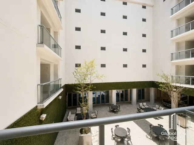 Oceanfront Stylish Studio with Rooftop Pool photo 9