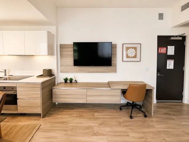 Hollywood Beach Steps Away - Amazing Apartment! photo 3