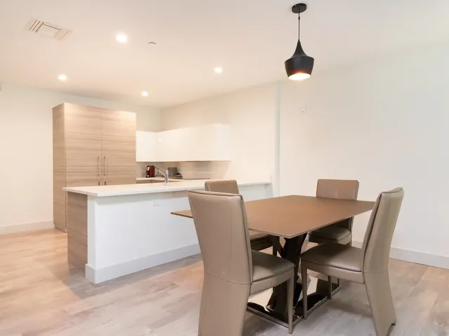 Special Apartment 6 pax with den beachfront photo 3